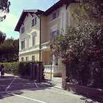Marina Aparthotel 4*