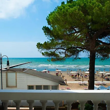 Marina Aparthotel