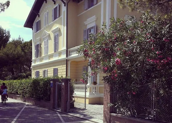 Marina Aparthotel 4*